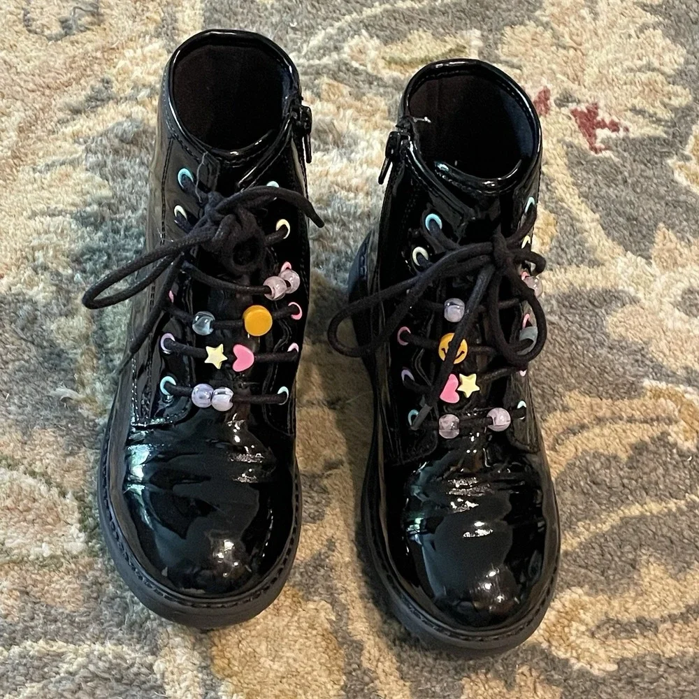 The Children's Place Girls Combat Boots Size 2 Patent Leather Black School